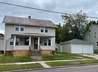 1705 Hamilton St, Manitowoc, WI 54220