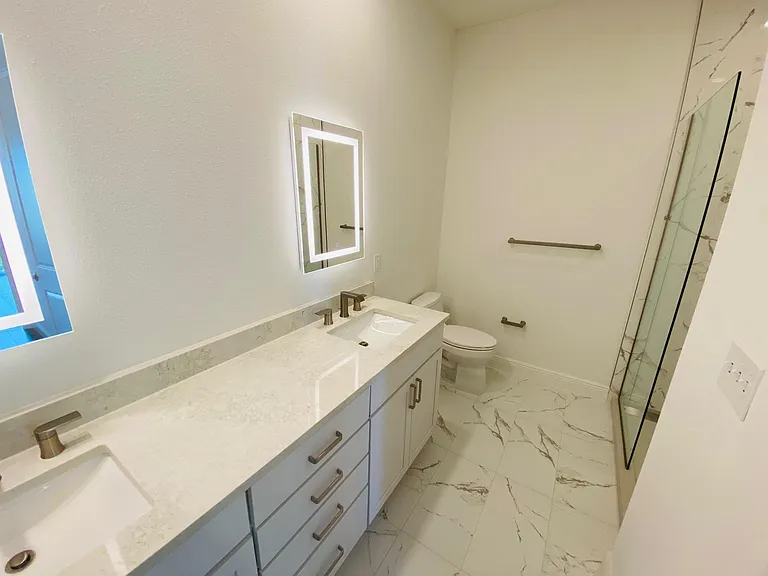 644 3rd Ave S #303 — Photo 36