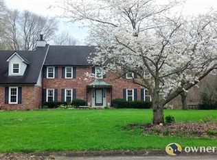 637 Bryn Mawr Dr, Indianapolis, IN 46260
