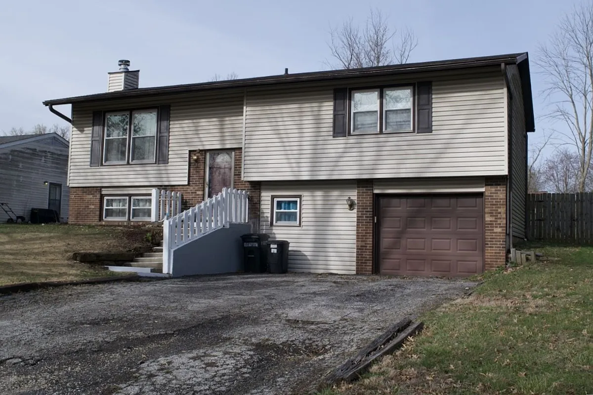 Building Photo - 61 N Broadview Ct