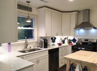 613 S 5th St, Maquoketa, IA 52060