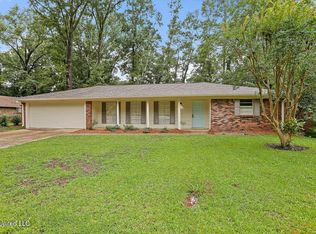906 Live Oak Dr, Clinton, MS 39056