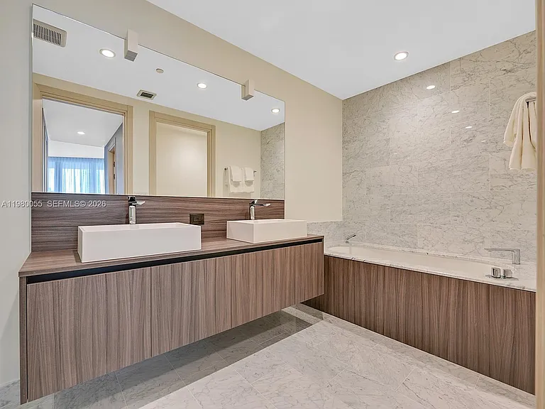 1000 Brickell Plz #3402 — Photo 30