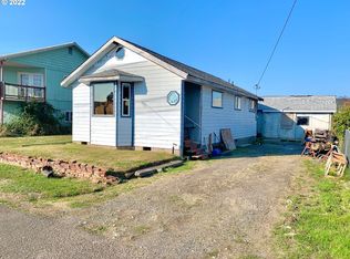 1063 Laurel Ave, Reedsport, OR 97467