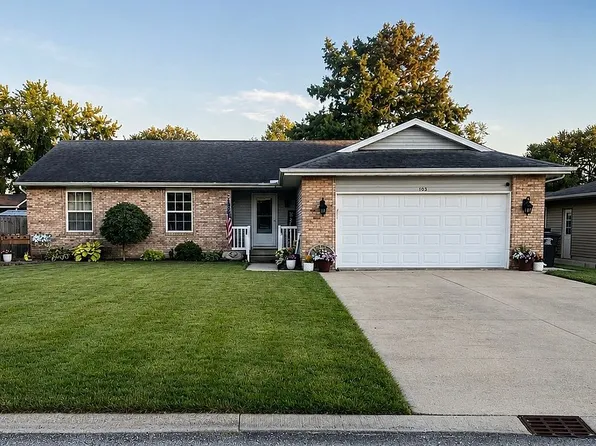103 W Edgewood Ave, Effingham, IL 62401
