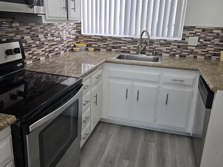 Oceanaire Townhomes — Photo 1