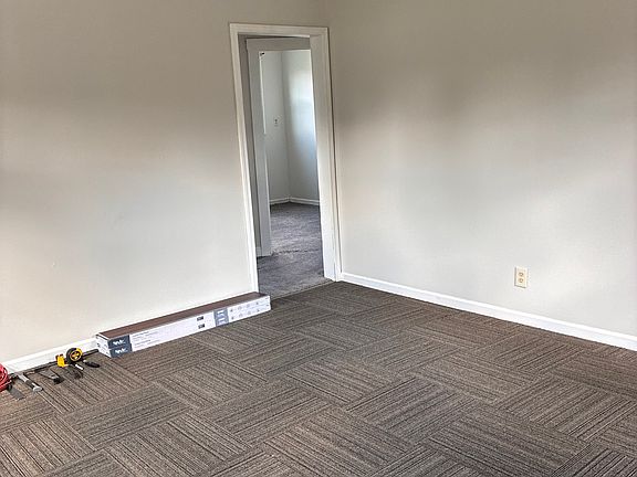 4th image of 606 52nd St SE