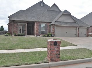 19504 Chestermere Cir, Edmond, OK 73012