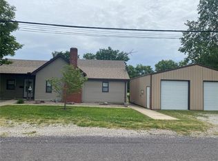 1302 S 2nd St, Greenville, IL 62246