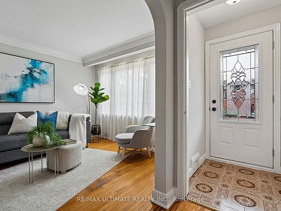 3rd image of 124 Hope St
