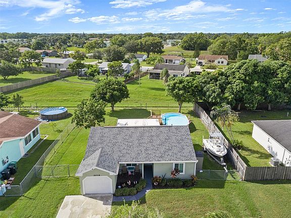 4th image of 2019 SE West Dunbrooke Cir
