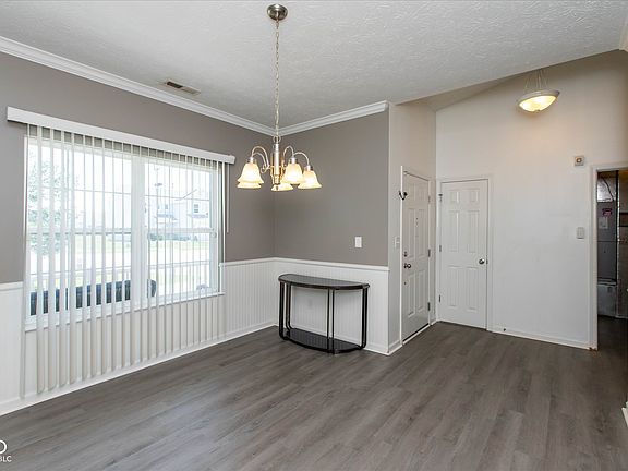 3rd image of 898 Briarstone Dr
