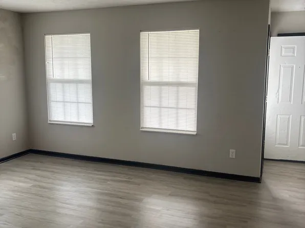 2983 Megan Cir, Youngstown, OH 44505
