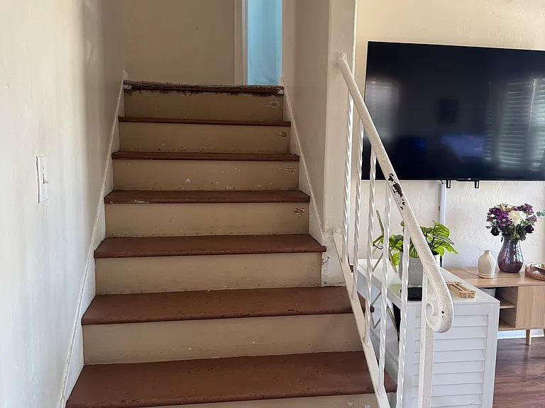 1530 Somers St — Photo 14