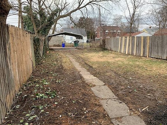 3rd image of 353 S Hague Ave