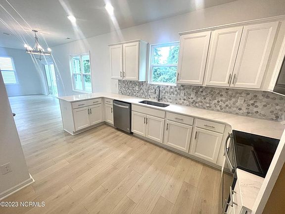 5th image of 8815 Colbert Place Dr