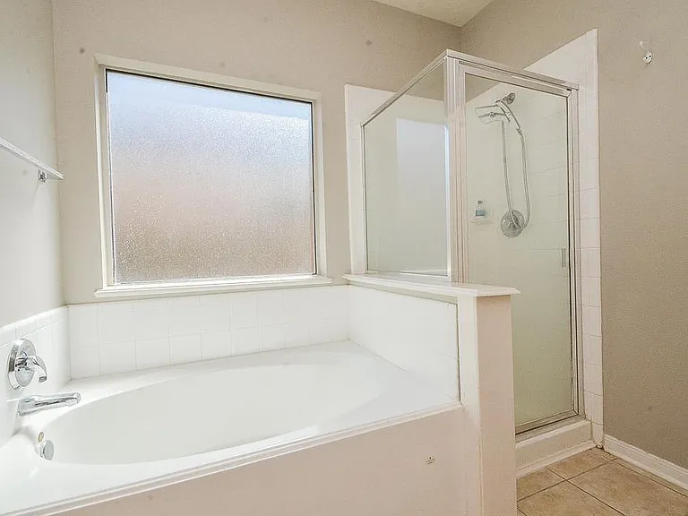 18334 Grove Brook Ln — Photo 11