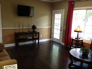 2nd image of 916 Clay Ave