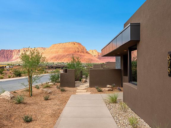 2nd image of 679 S Juniper Way