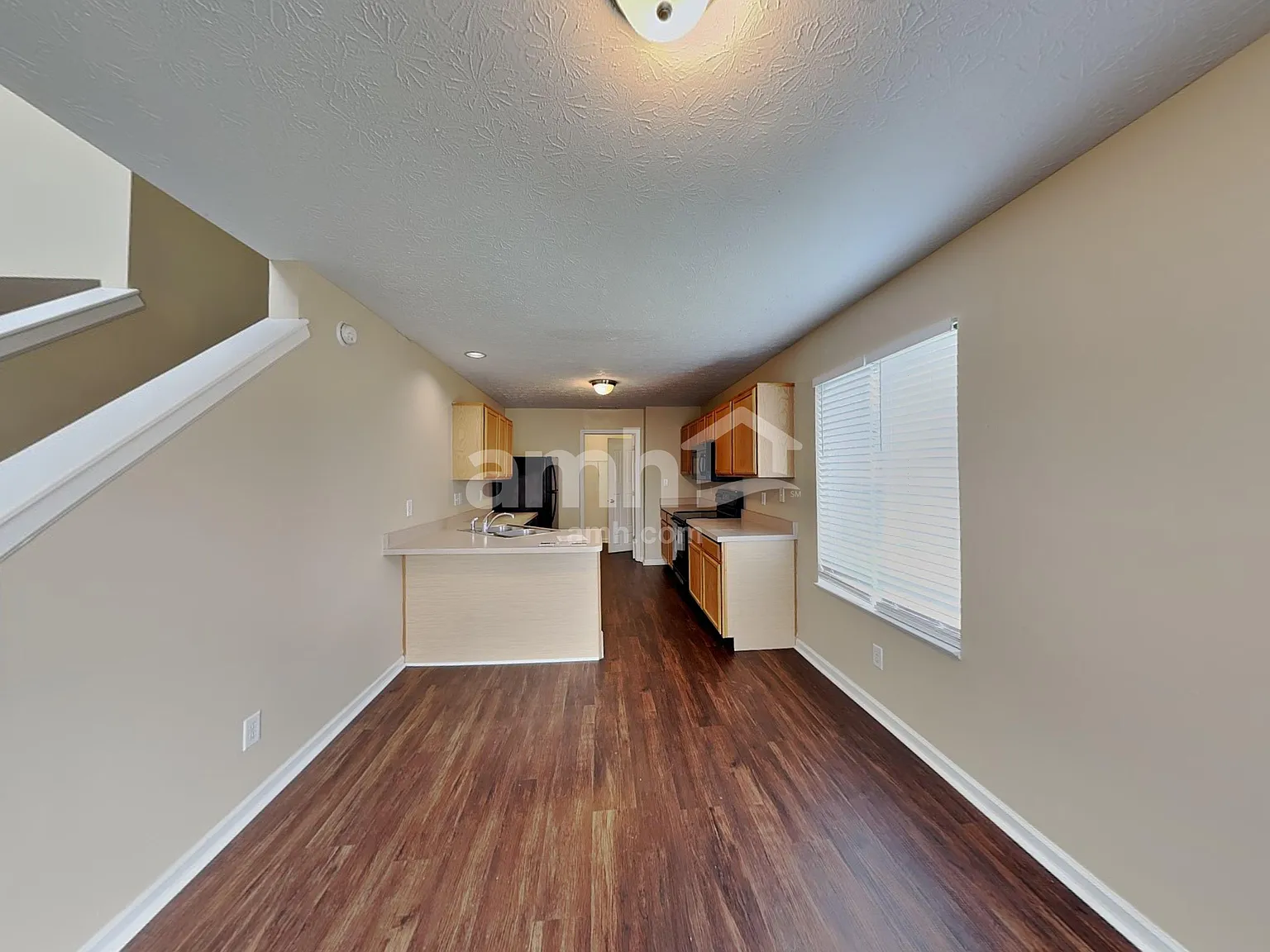 3 bed, 2.0 bath, 1677 sqft, $1,860 — Photo 3