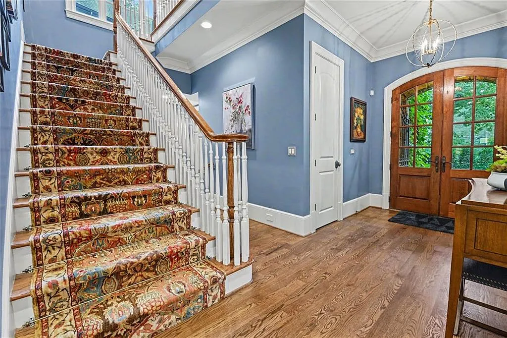 6 bed, 8.0 bath, 6251 sqft, $13,500 — Photo 4