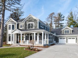 545 Wisconsin Ave, Delafield, WI 53018