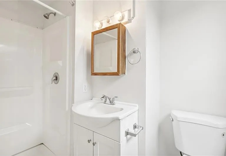 328 James St — Photo 27