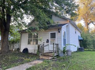 2612 Prairie Ave, Mattoon, IL 61938