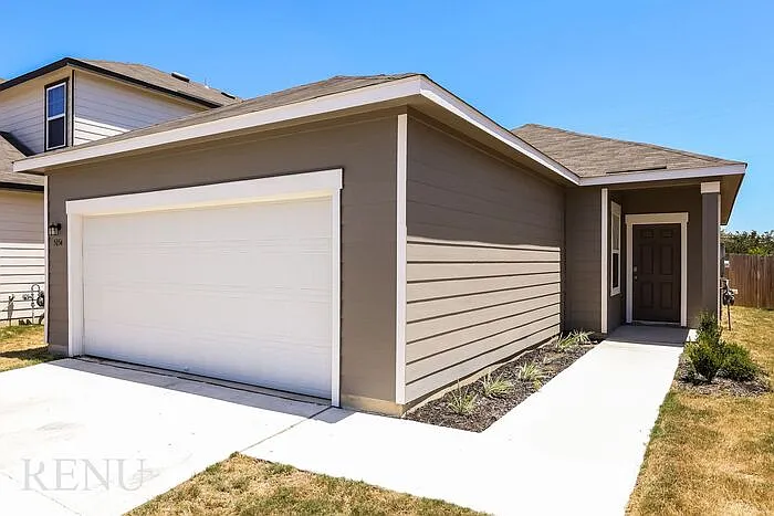 3 bed, 2.0 bath, 1200 sqft, $1,715 — Photo 2