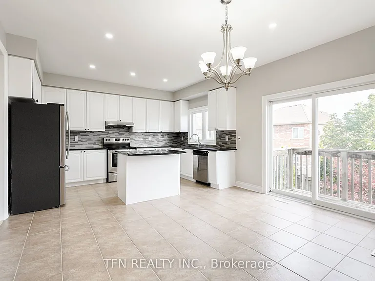 1648 Pennel Dr #UPPER — Photo 14