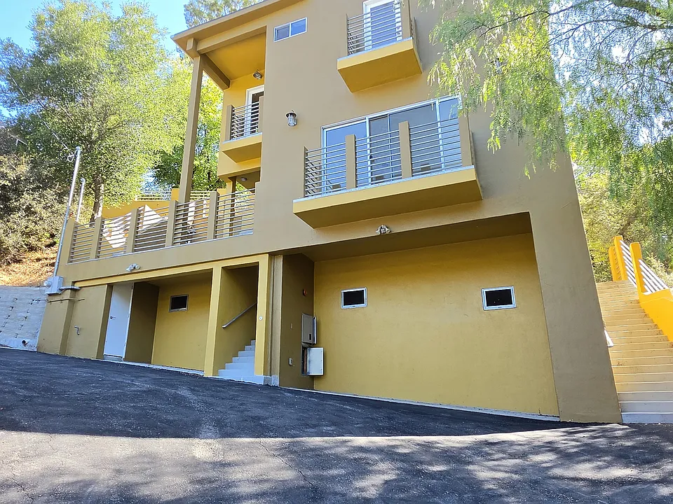 1944 Seminole Dr