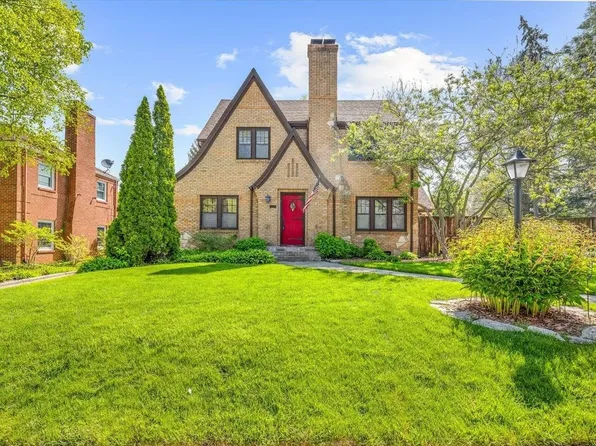 117 N Highland Ave, Rockford, IL 61107