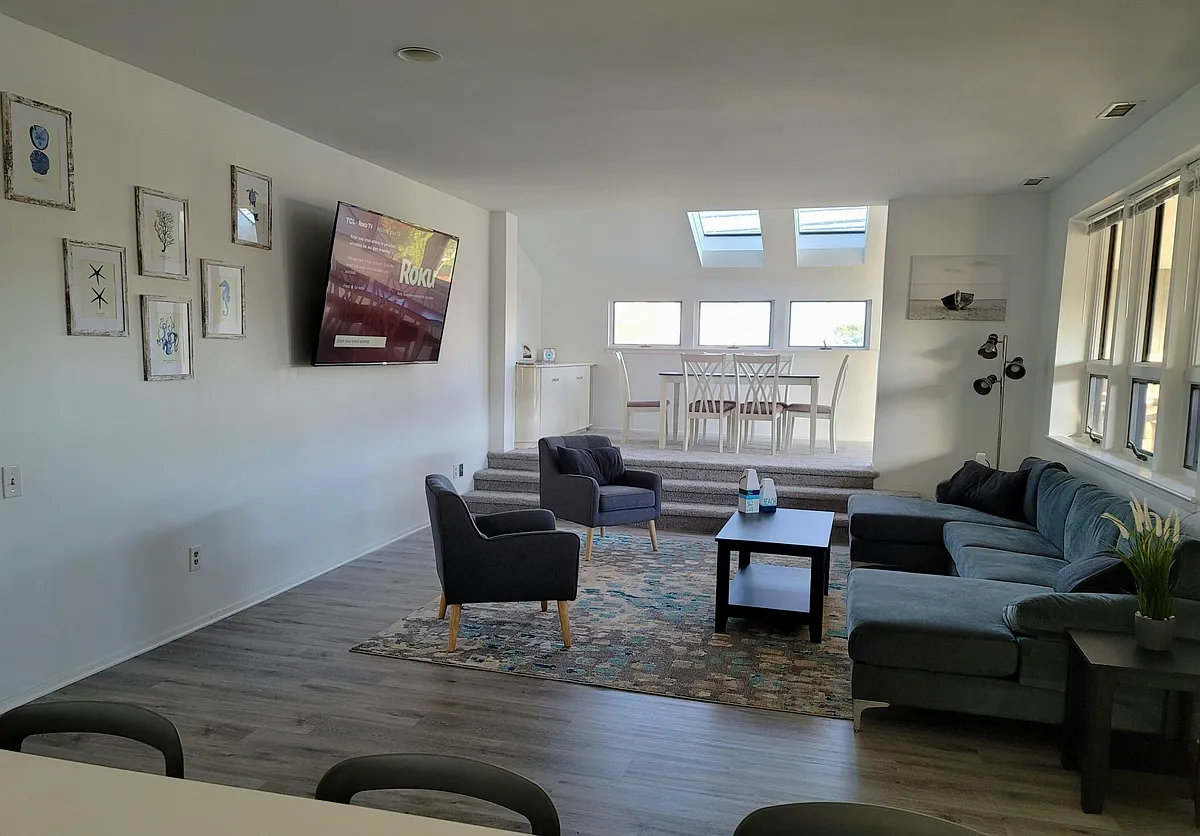 Living Room - 19 S Gladstone Ave #A