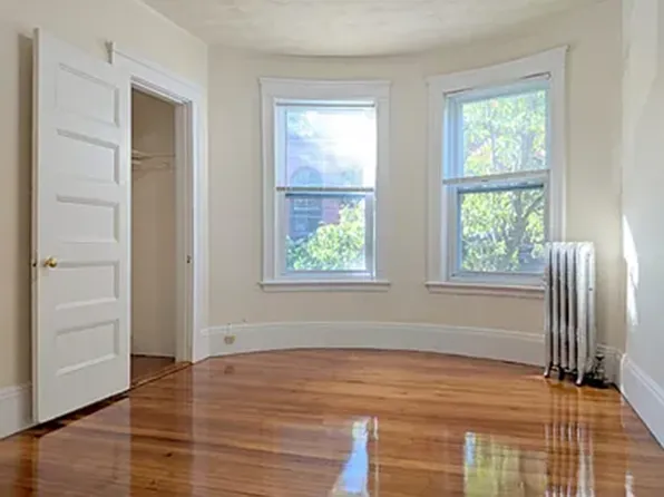 83 Yorktown St #2M, Somerville, MA 02144