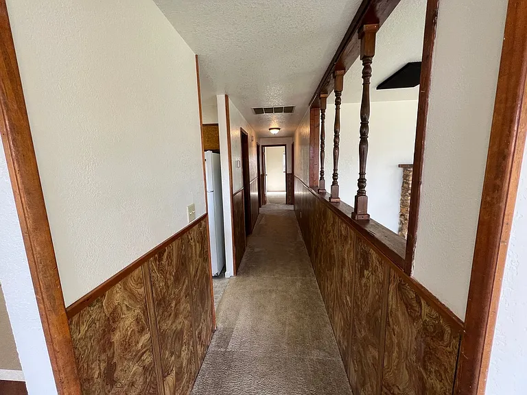 1113 NE Grandview Dr — Photo 5