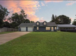 145 Falcon Rd, Jackson, MI 49202