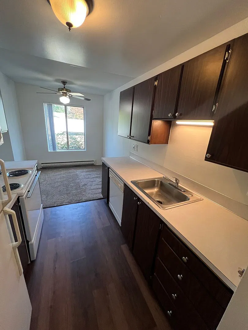 Heather Apartments — Photo 2