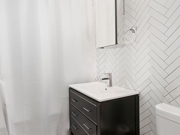 4th image of 477 Amsterdam Ave #2W