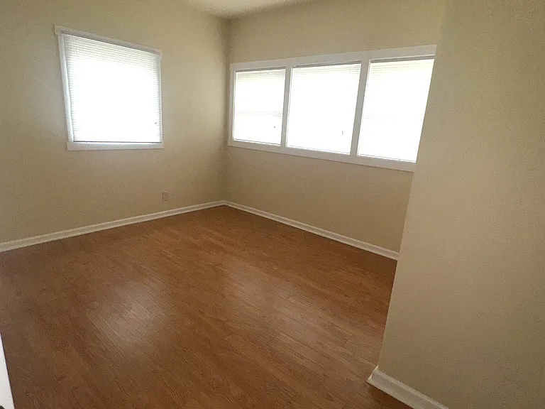 106 N Milpas St — Photo 7