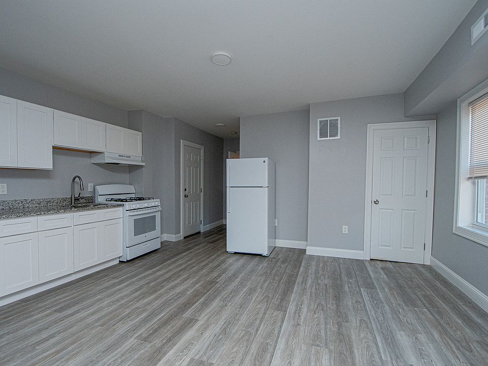 1st image of 189 Oak St #1L