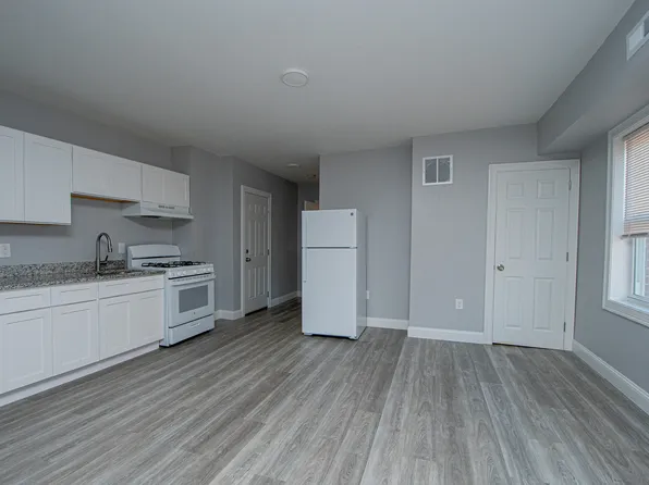 189 Oak St #3R, New Britain, CT 06051