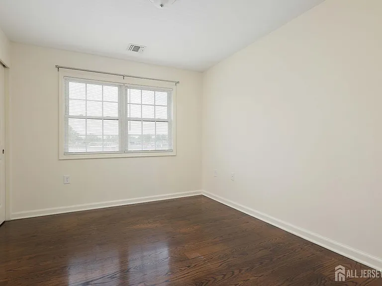 1400 Saint George Ave #303 — Photo 20