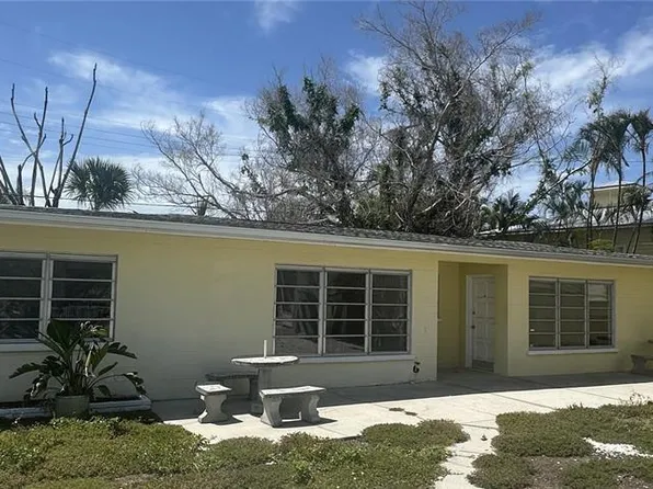 1138 Sun N Sea Dr, Sarasota, FL 34242