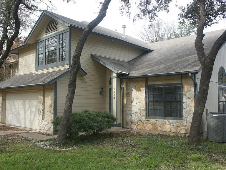 7304 Potters Trl — Photo 2
