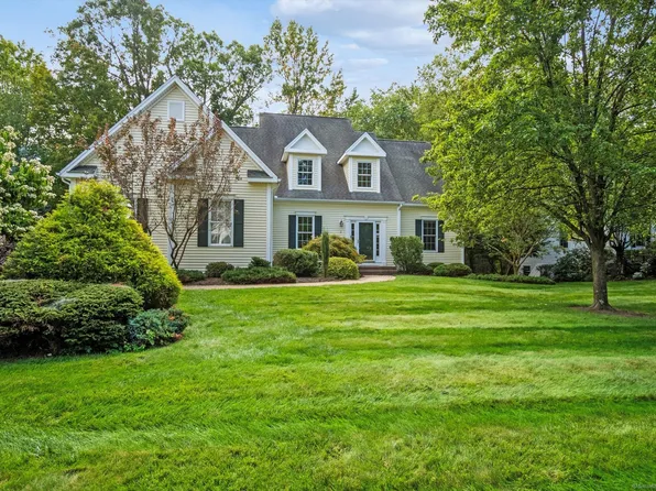 2 Muirfield Lane #2, Avon, CT 06001