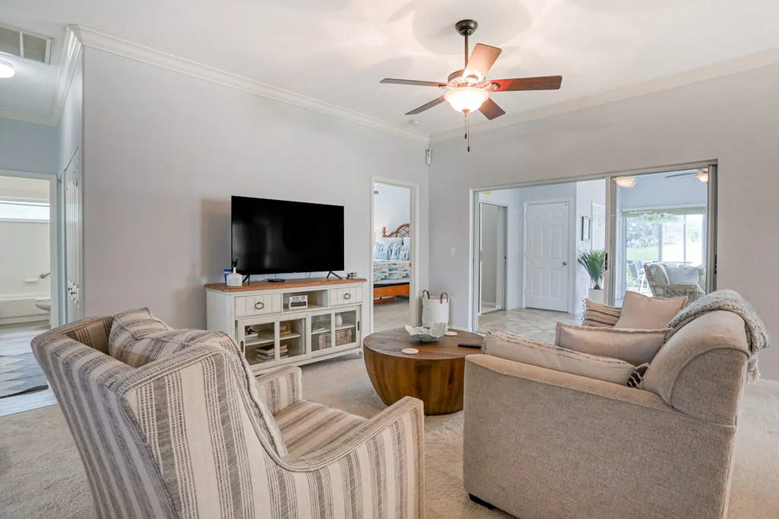 3 bed, 2.0 bath, 1991 sqft, $4,428 — Photo 2