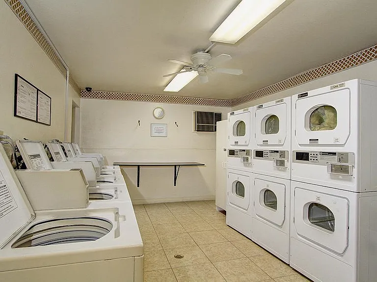 365 Burchett St #202 — Photo 9