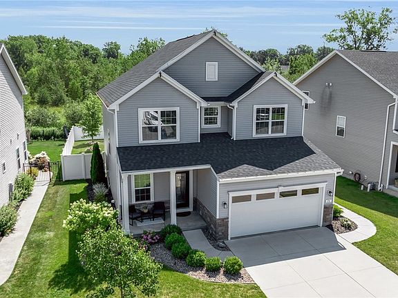 2nd image of 136 Lynette Ln
