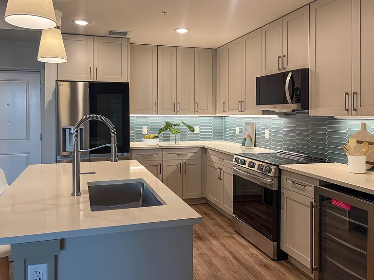 Bimini Square Apartments — Photo 66