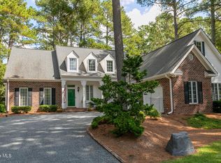 290 Lake Forest Dr, Pinehurst, NC 28374
